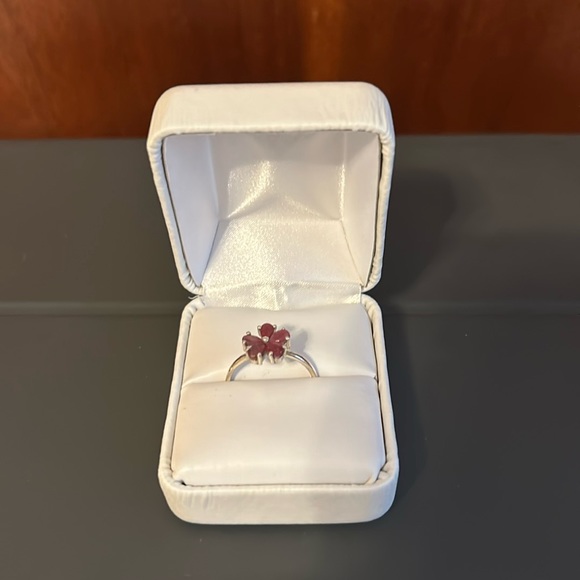 Jewelry - 925 ruby ring
